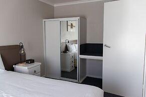 Arkana Motor Inn & Terrace Apartments