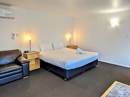 Arkana Motor Inn & Terrace Apartments