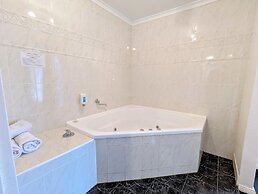 Arkana Motor Inn & Terrace Apartments