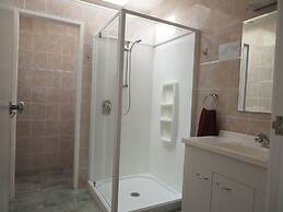 Cook's Lookout Motel