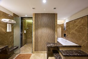 Flora Airport Hotel and Convention Centre Kochi