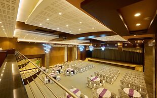 Flora Airport Hotel and Convention Centre Kochi
