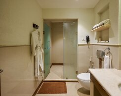 Flora Airport Hotel and Convention Centre Kochi