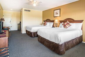 Econo Lodge Inn & Suites