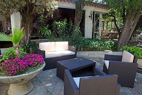 Hôtel Le Petit Manoir