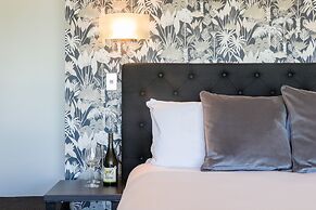 Suncourt Hotel & Conference Centre