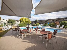 Suncourt Hotel & Conference Centre