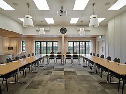 Suncourt Hotel & Conference Centre