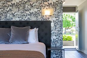 Suncourt Hotel & Conference Centre