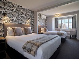 Suncourt Hotel & Conference Centre