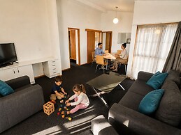 Teal Motor Lodge