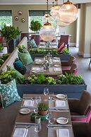Hogarths Hotel
