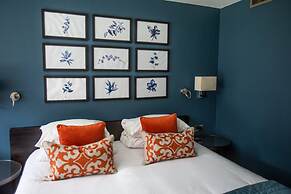 Hogarths Hotel