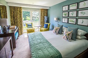 Hogarths Hotel
