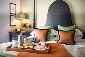 Hogarths Hotel