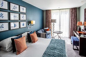 Hogarths Hotel