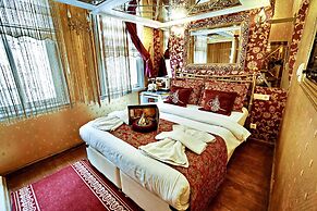 Sultan Tughra Hotel - Special Class