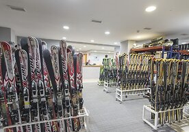 Albergue Inturjoven Sierra Nevada - Hostel