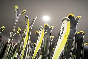 Albergue Inturjoven Sierra Nevada - Hostel