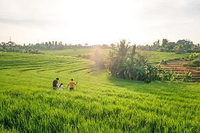 Soka Indah Restaurant & Bungalows