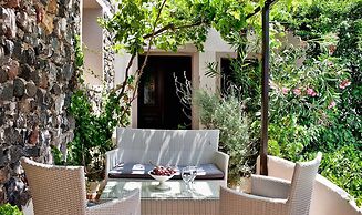 Lava Suites and Lounge