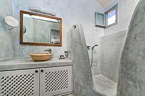 Lava Suites and Lounge