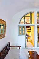 Lava Suites and Lounge