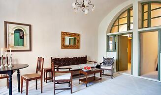 Lava Suites and Lounge