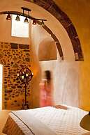 Lava Suites and Lounge