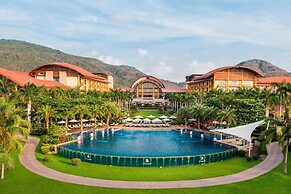 The St. Regis Sanya Yalong Bay Resort