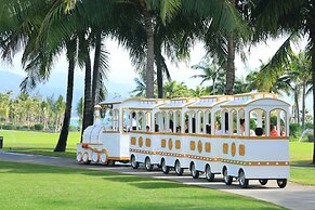 The St. Regis Sanya Yalong Bay Resort