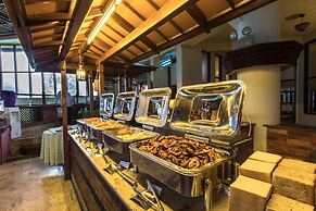 Club Himalaya, by ACE Hotels