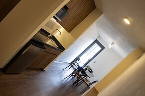 Estanza Hotel & Suites