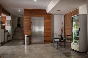 Estanza Hotel & Suites