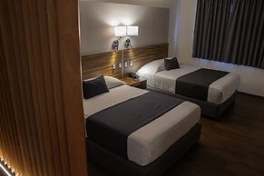Estanza Hotel & Suites