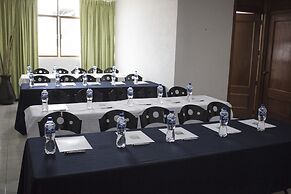 Estanza Hotel & Suites