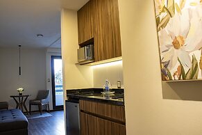 Estanza Hotel & Suites