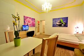 AJO Vienna Messe - Contactless Check-in