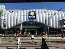 AJO Vienna Messe - Contactless Check-in