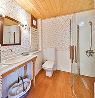 Tranquilla River Lodge - Adults Only