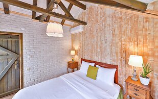 Tranquilla River Lodge - Adults Only