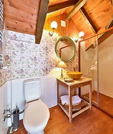 Tranquilla River Lodge - Adults Only