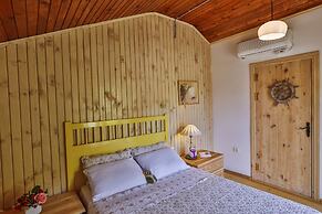 Tranquilla River Lodge - Adults Only