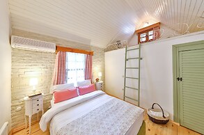 Tranquilla River Lodge - Adults Only