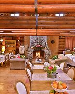 Tranquilla River Lodge - Adults Only