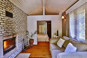 Tranquilla River Lodge - Adults Only