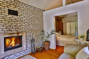 Tranquilla River Lodge - Adults Only