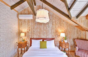 Tranquilla River Lodge - Adults Only