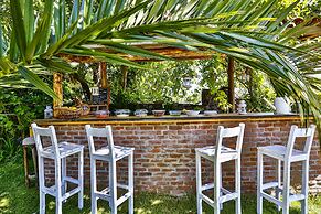 Tranquilla River Lodge - Adults Only