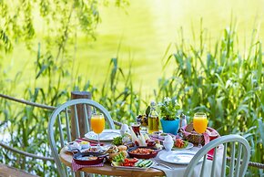 Tranquilla River Lodge - Adults Only